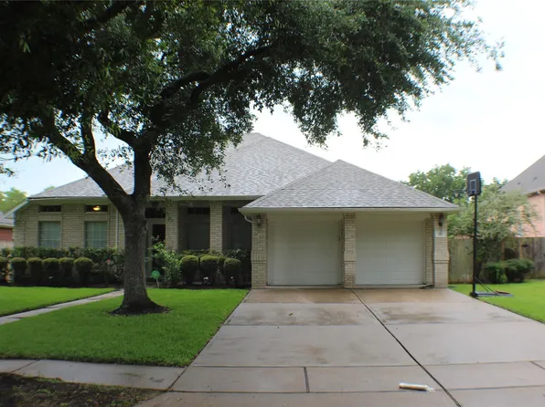 610 High Meadows Dr, Sugar Land, TX 77479
