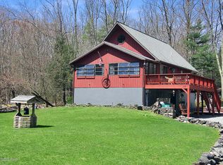 110 Lone Oak Dr, Lakeville, PA 18438