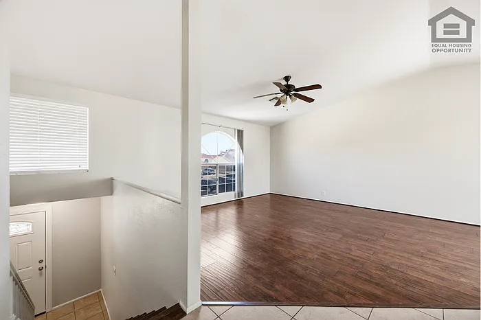 7202 W Corrine Dr — Photo 8