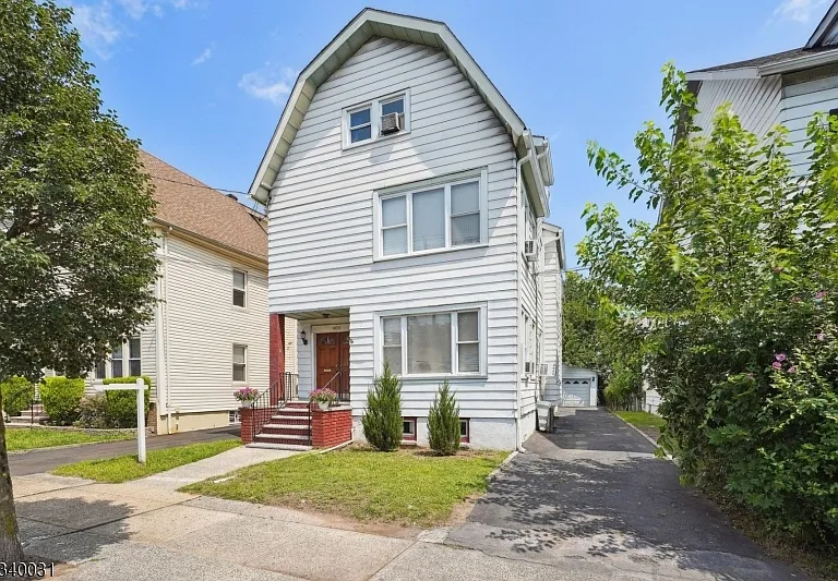 403 Abington Ave #2 — Photo 20