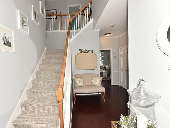 3rd image of 1097 Fountain Lakes Ct