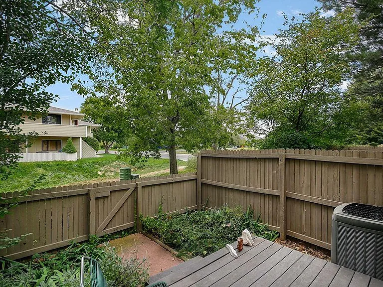 1087 Artemis Cir — Photo 32