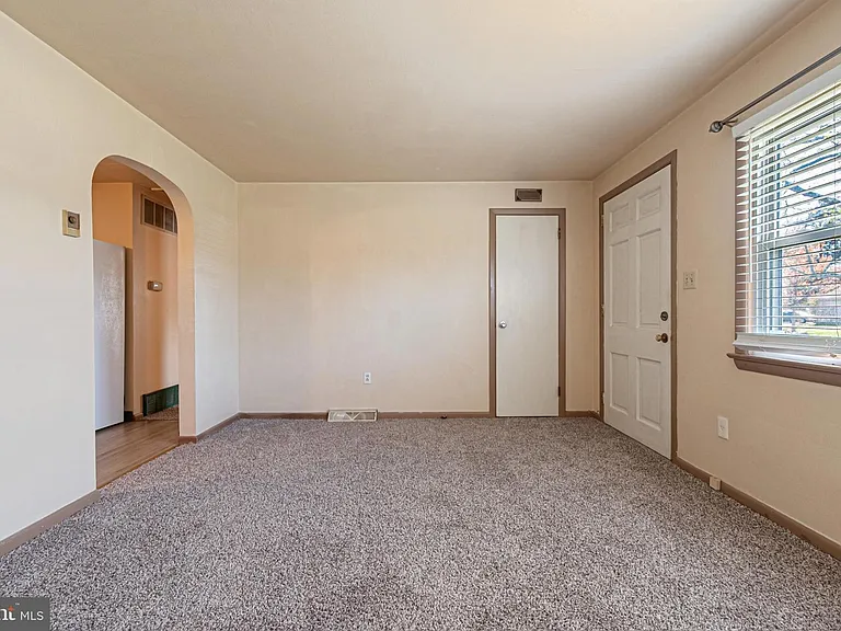 445 Highland Ave — Photo 3