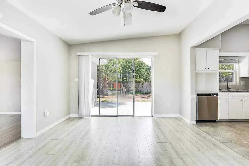 3 bed, 1.5 bath, 1550 sqft, $1,875 — Photo 2