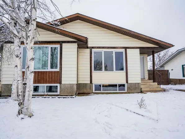 7101 W 93rd St, Grande Prairie, AB T8V 6H4