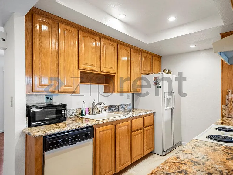 1904 Pomar Way — Photo 12