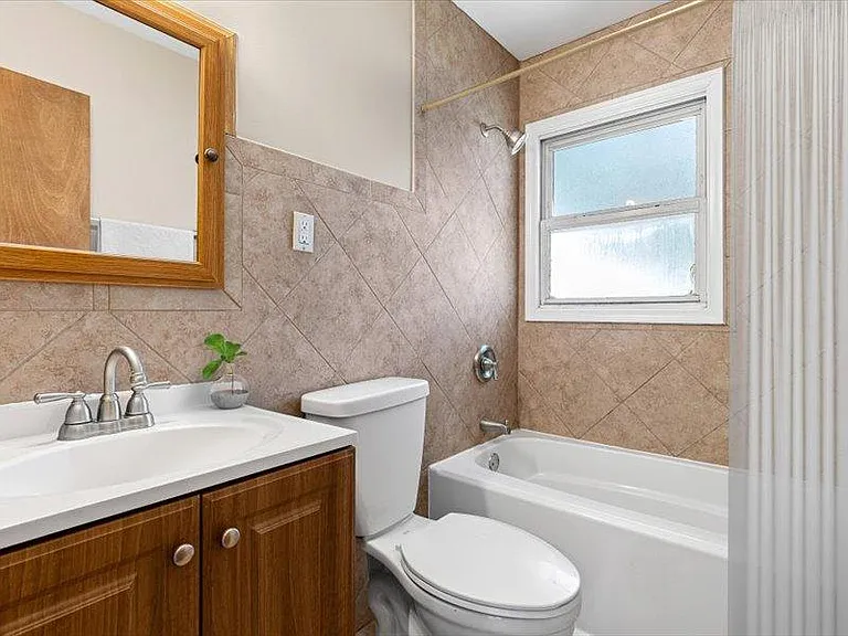 93 Dallas Ave — Photo 18