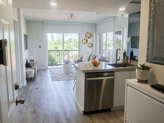 3rd image of 1918 Brickell Ave APT 502