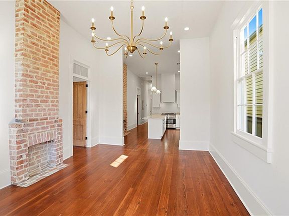 4th image of 727 Montegut St