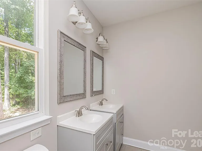 429 Creswell Rd — Photo 16