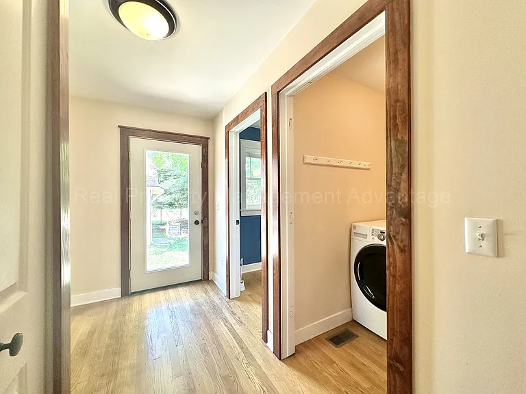 217 Gardenia Ave — Photo 10