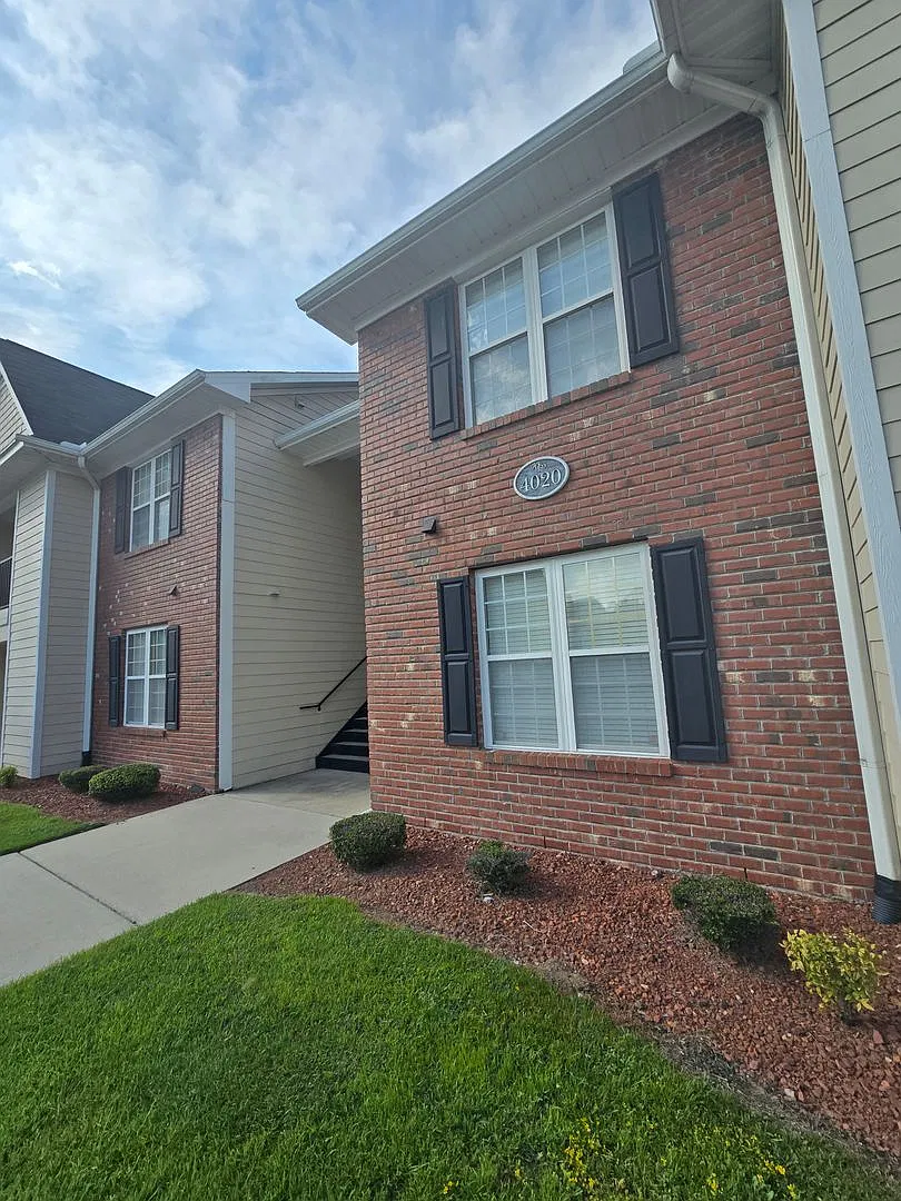 4020-104 Bardstown~ Woodland Village — Photo 1