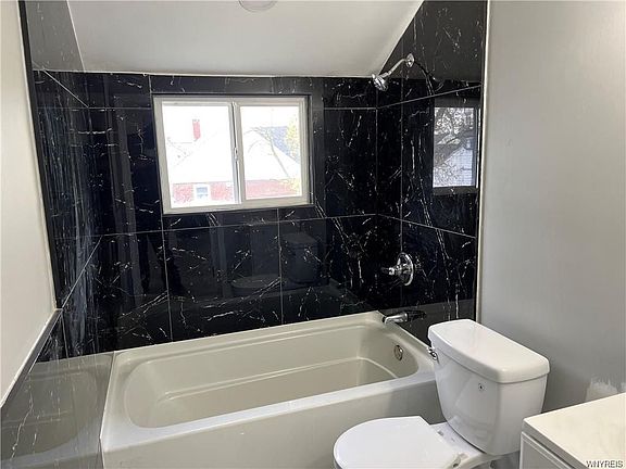 4th image of 276 Callodine Ave Floor 2