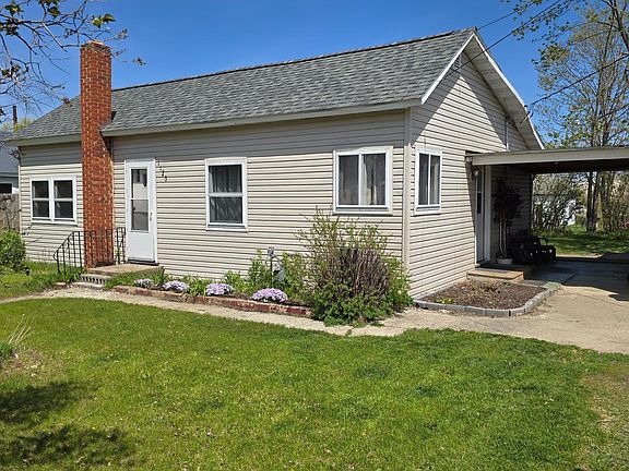 2nd image of 1123 2nd St SE