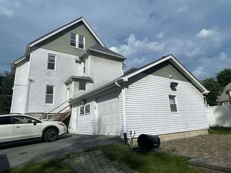 121 Monhagen Ave #B — Photo 9