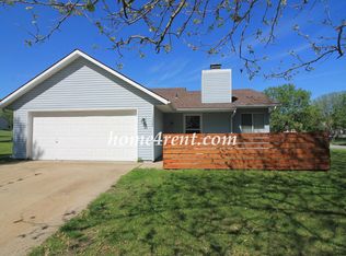 13224 S Brougham Dr, Olathe, KS 66062