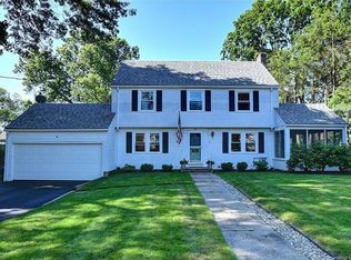 9 Westmoreland Dr, West Hartford, CT 06117
