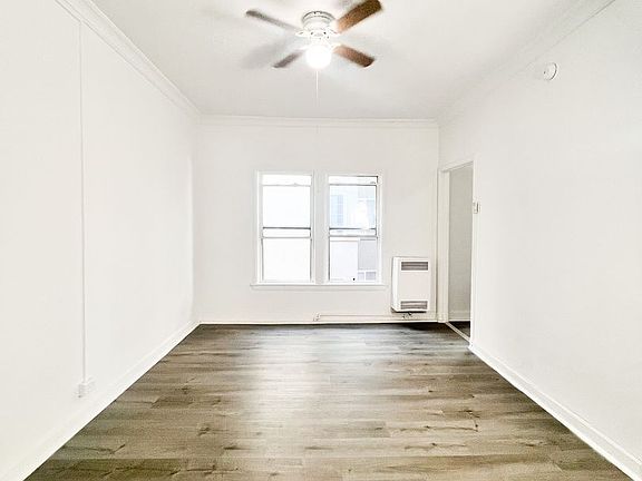 4th image of 2910 W 8th St #403