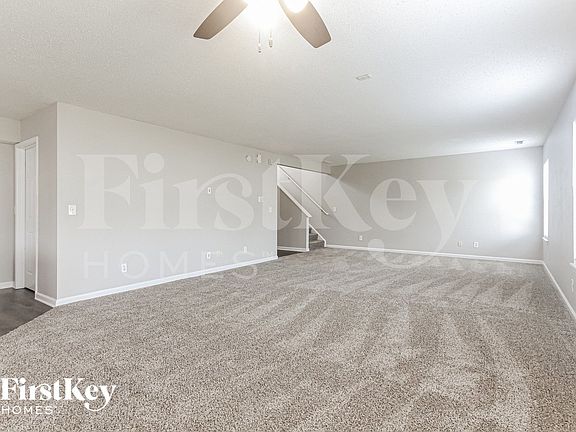 3rd image of 8114 Grove Berry Dr