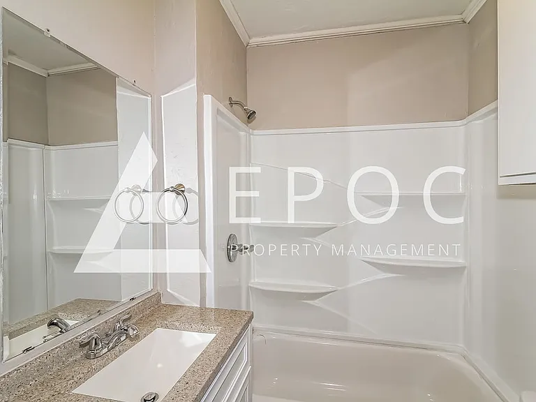 705 E Hughbert St — Photo 9