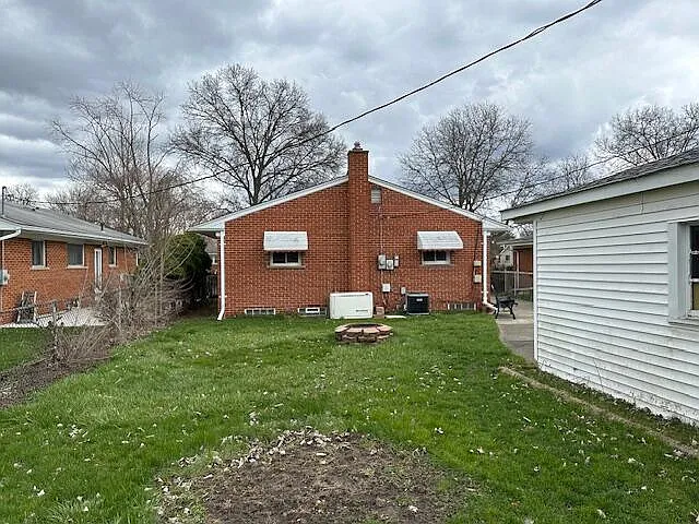 18547 Hillcrest St — Photo 42