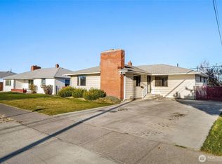838 S Fairbanks Dr, Moses Lake, WA 98837