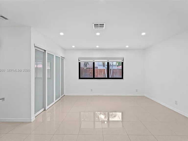 732 SW 95th Ter — Photo 19