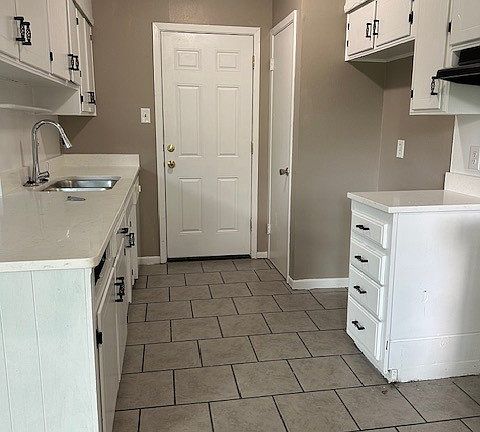 5th image of 2715 Shawn Dr