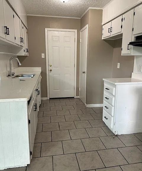 2715 Shawn Dr — Photo 5