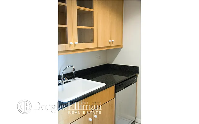 Rented by Douglas Elliman | media 18