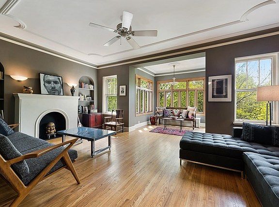 3rd image of 1350 W Elmdale Ave #3