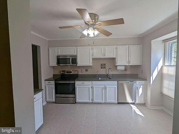 5th image of 7442 Chummley Ct