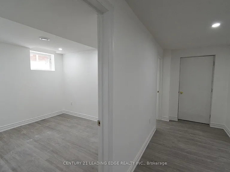 45 Lofthouse Dr — Photo 7