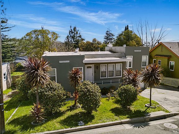 4th image of 132 Mountain View Avenue