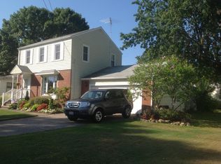 284 E 324th St, Willowick, OH