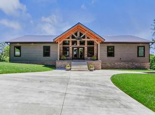 1055 Hunters Landing Ln, Smithville, TN 37166