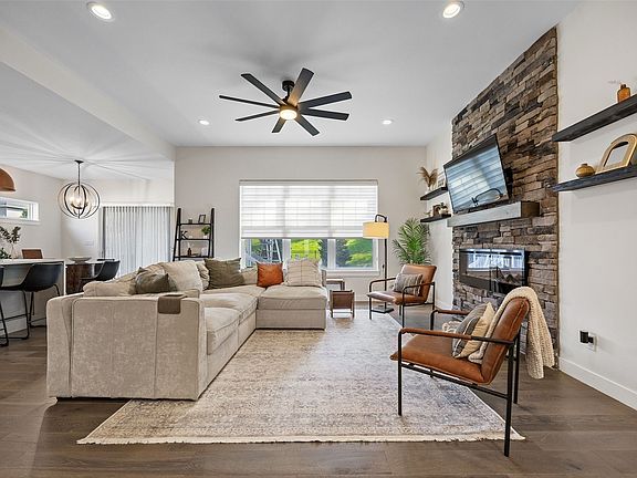 3rd image of 6415 Ushers Ridge Dr NE