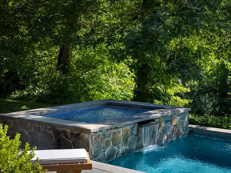 8 River Bend Ln — Photo 18