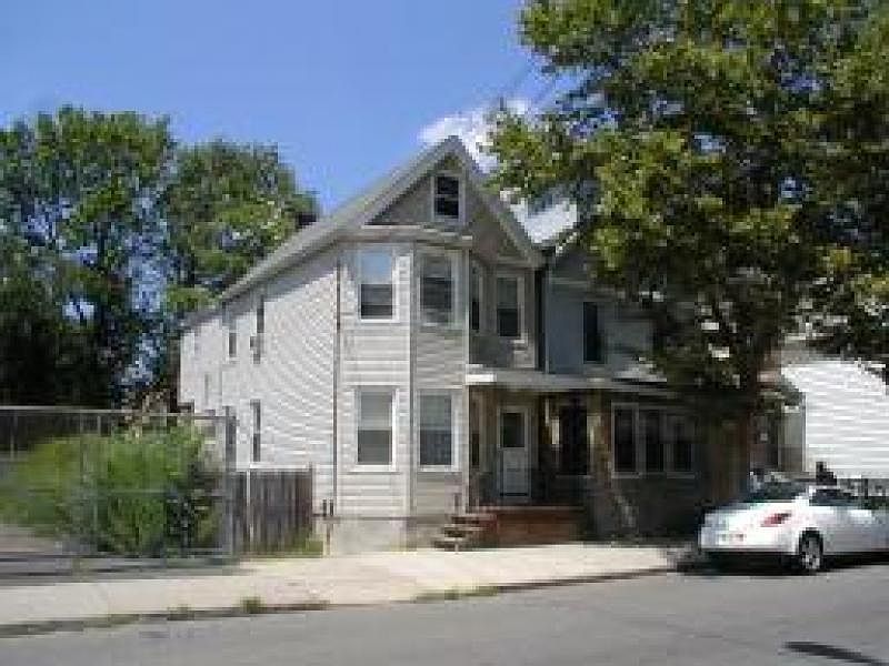 2nd image of 39 Alexander St
