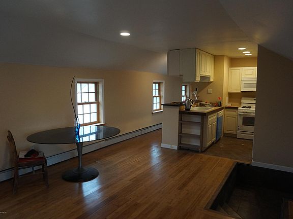 2nd image of 941 Olympia Blvd