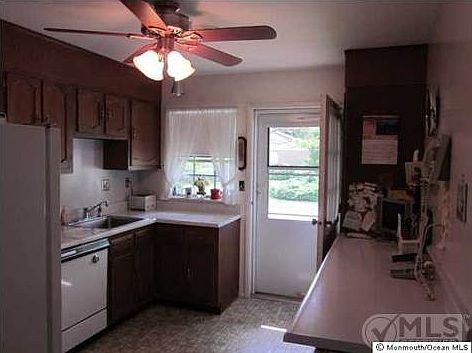3rd image of 98A Buckingham Dr