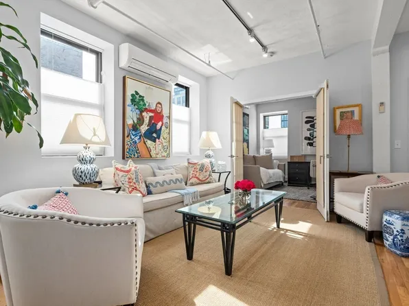 34 Plympton St #1, Boston, MA 02118