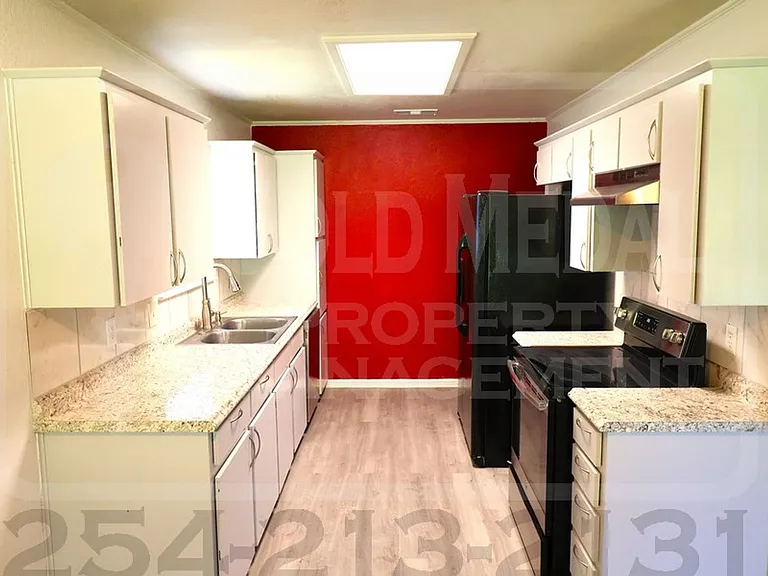 910 Frontier Trl — Photo 5
