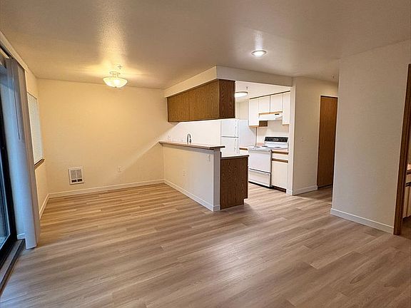 5th image of 3250 SW Avalon Way APT 106