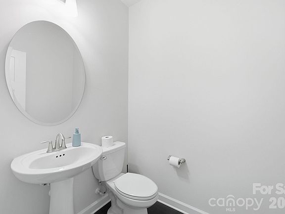 5th image of 445 Hudson Pl