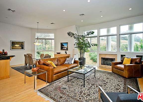 3rd image of 3963 College Crest Dr