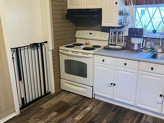 3rd image of 165 Massasoit Rd #1