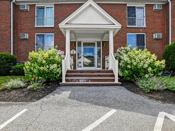 25 Clarks Rd #1-301, Amesbury, MA 01913