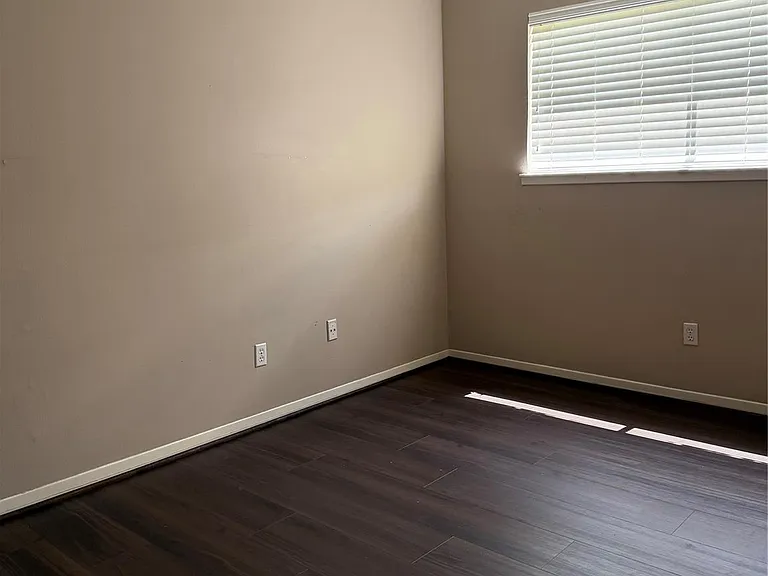 10102 Sagecourt Dr — Photo 17