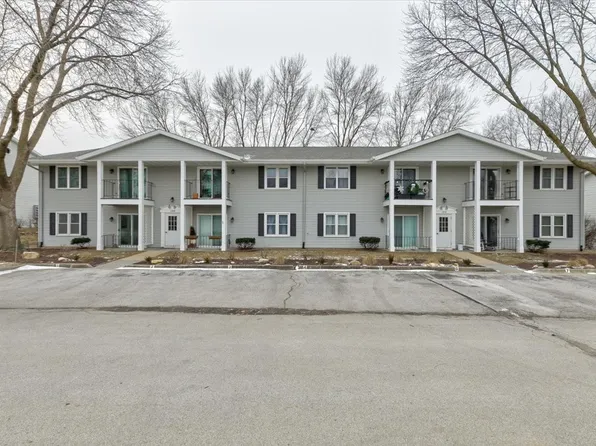 1208 49th St Unit 1, West Des Moines, IA 50266